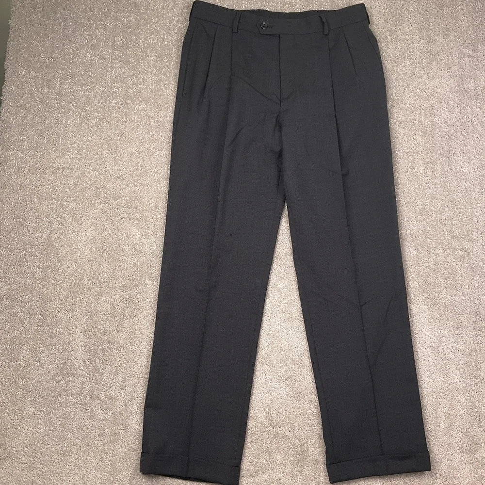 Jos A Bank Suit Mens 41R 33W Charcoal Gray 2 Button Neutral Corporate Office